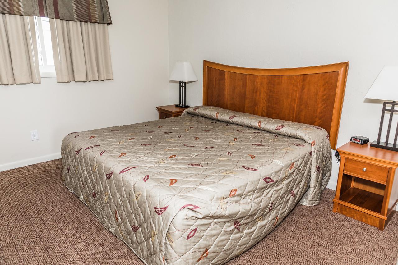Desert Sand Resort Авалон Екстериор снимка